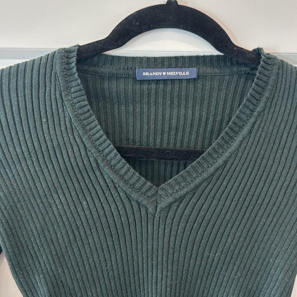 Brandy Melville green longsleeve ribbed v neck sweater top